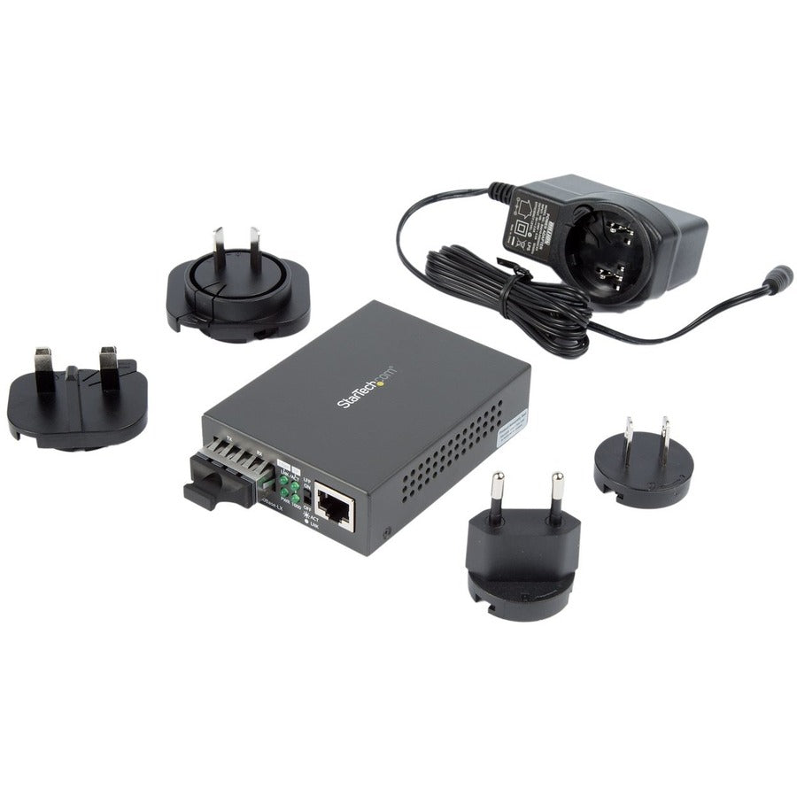 StarTech.com Single Mode SC Fiber Ethernet Media Converter - 1000BASE-LX Gigabit Fiber Optic to Copper Bridge - 10/100/1000 Network 10km