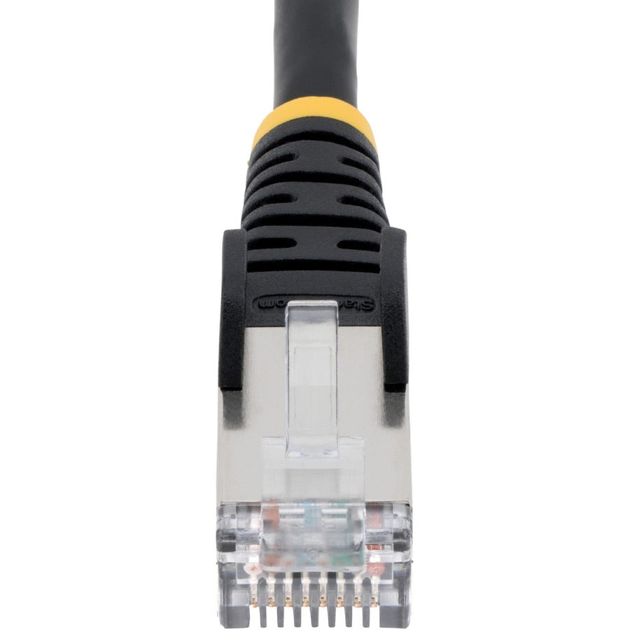 Câble Ethernet CAT6a StarTech.com de 60 cm (2 pi), noir, faible émission de fumée et sans halogène (LSZH), cordon de raccordement réseau RJ-45 10 GbE 100 W PoE S/FTP anti-accroc