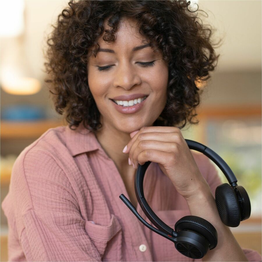 Poly Voyager 4320 USB-C Headset + BT700 Dongle + Charging Stand