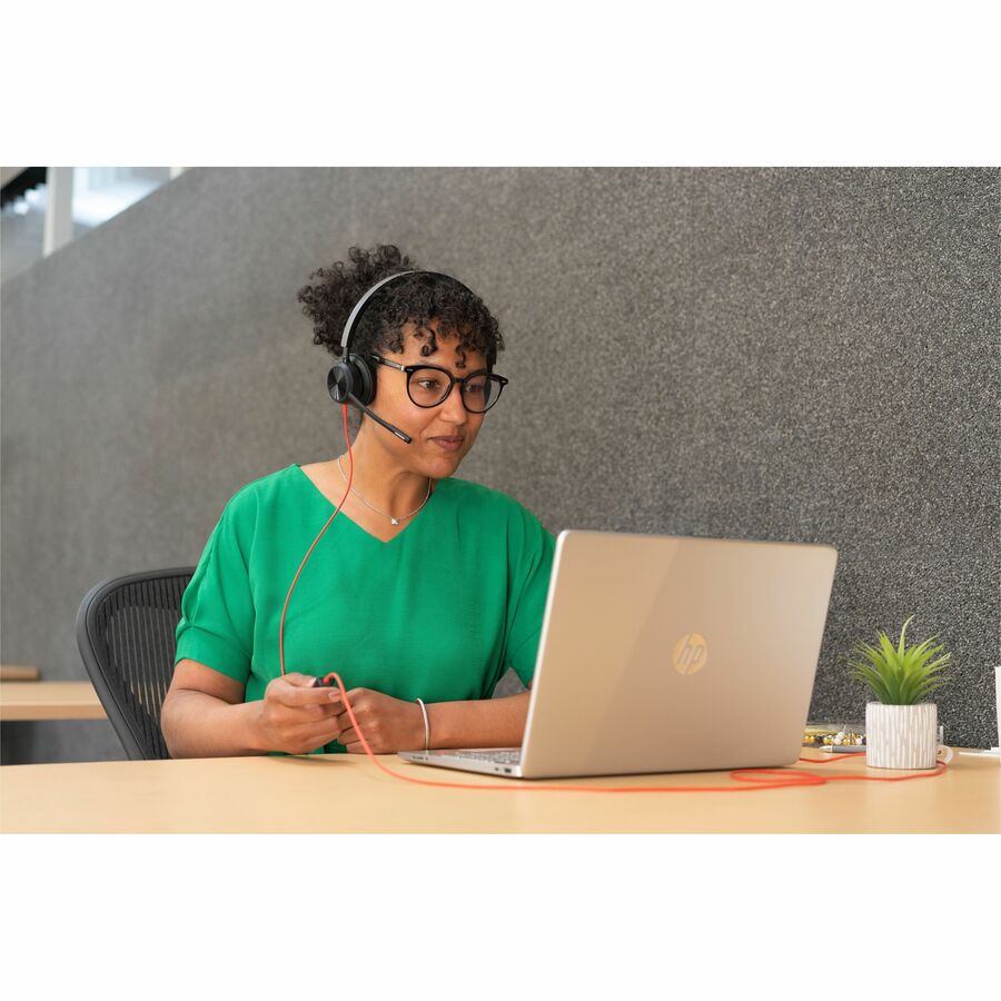 Poly Blackwire 8225 Stereo Microsoft Teams Certified USB-C Headset + USB-C/A Adapter