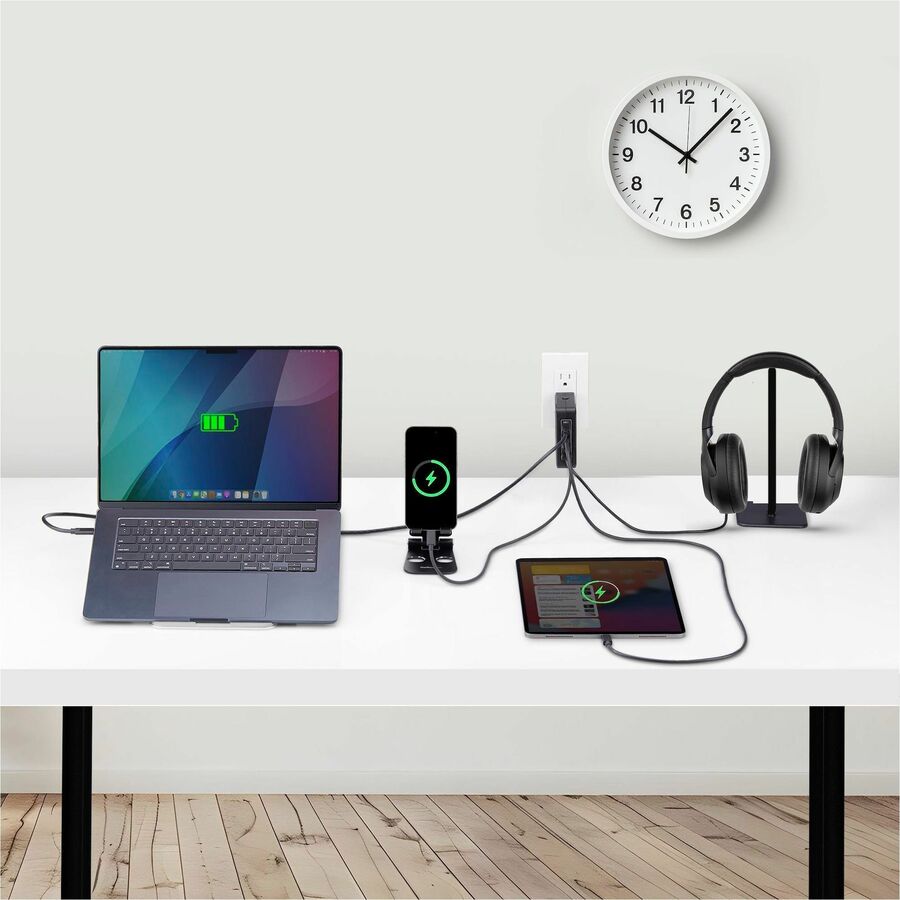 StarTech.com 140W USB-C Wall Charger, 3x USB-C/1x USB-A, PD 3.1 International GaN Power Adapter for MacBook Pro/Max/Dell XPS/Inspiron