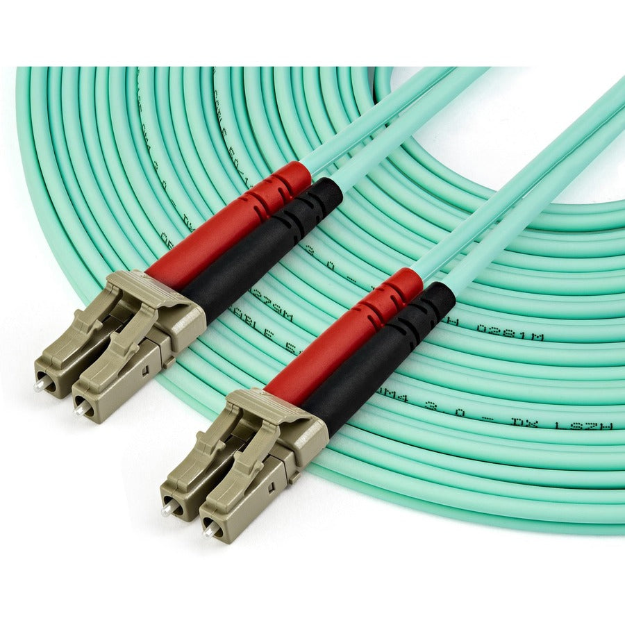 Câble fibre optique multimode StarTech.com 10 m (30 pi) LC/UPC vers LC/UPC OM4, 50/125 µm, 100 G, faible perte d'insertion, cordon de raccordement fibre LSZH