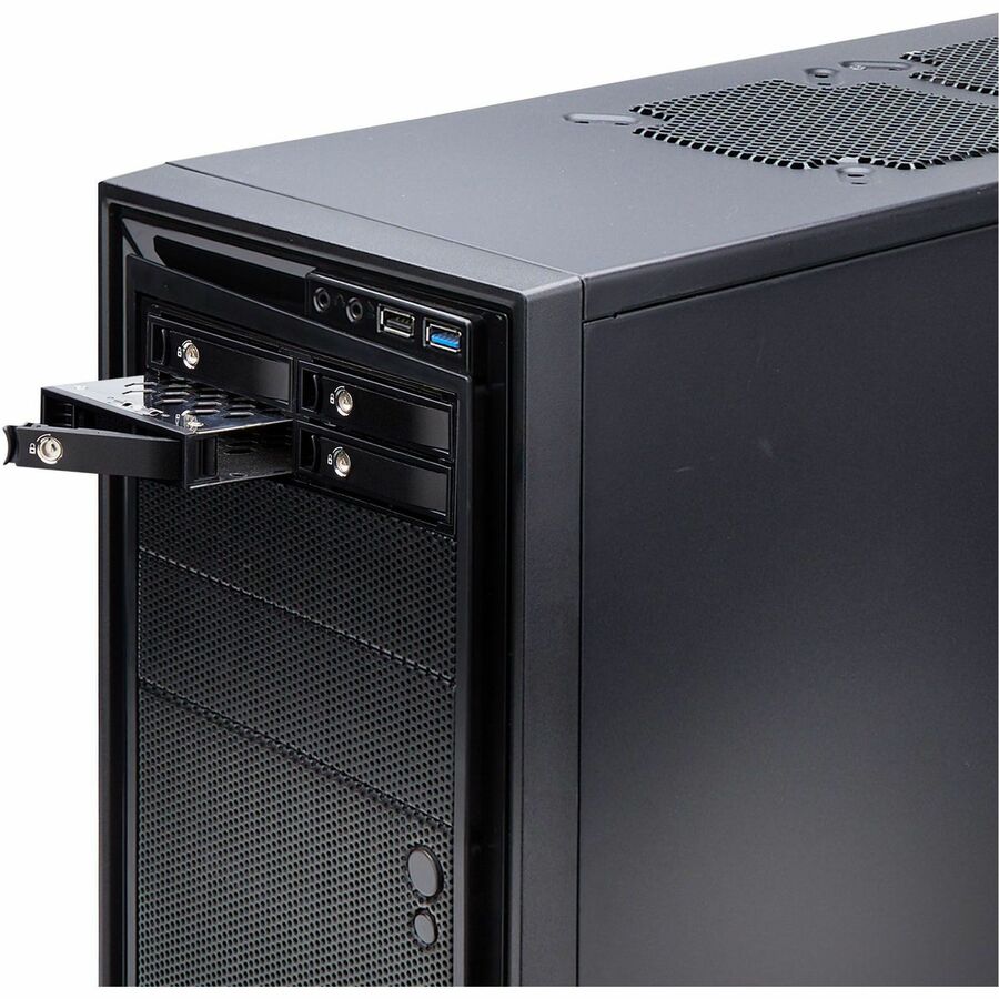 StarTech.com 4-Bay Backplane for U.2 Drives, Fits in a 5.25inch Bay, Mobile Rack for 2.5inch U.2 (SFF-8639) NVMe HDD/SSDs, Removable Trays